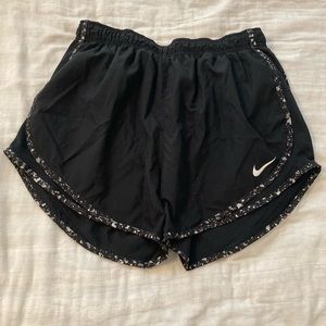 Women’s Nike Dri-Fit Tempo shorts in black, size L